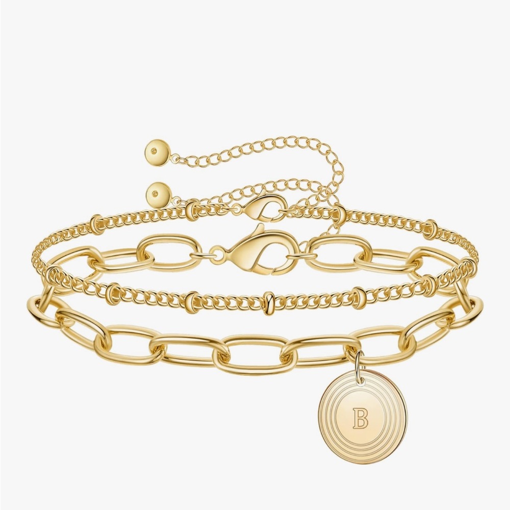 Elegant Gold Bracelet with Charm